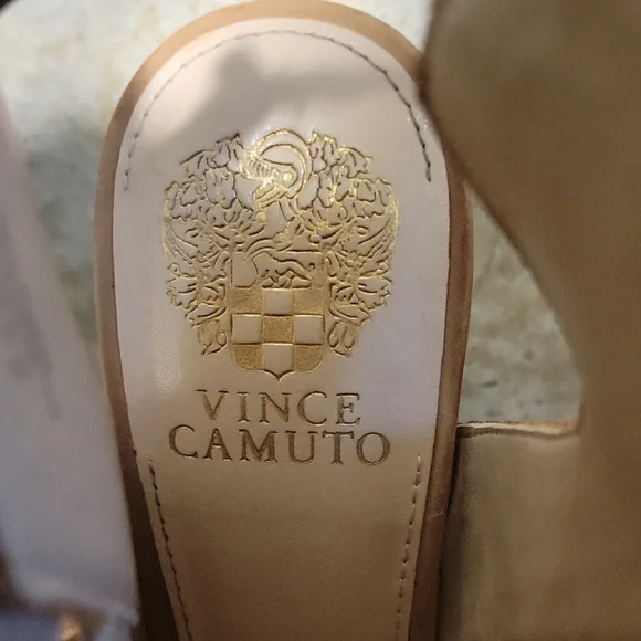 Vince Camuto Tan Strappy Sandals - Picture 2 of 10